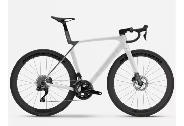 TREK Madone SL 6 Gen 8 2026 Gloss Crystal White'Matte Deep Smoke - TRKAĆI - MUŠKI