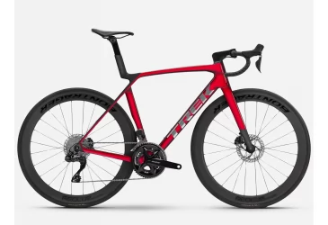 TREK Madone SL 6 Gen 8 2026 Gloss Fury Red'Matte Deep Smoke - TRKAĆI - MUŠKI